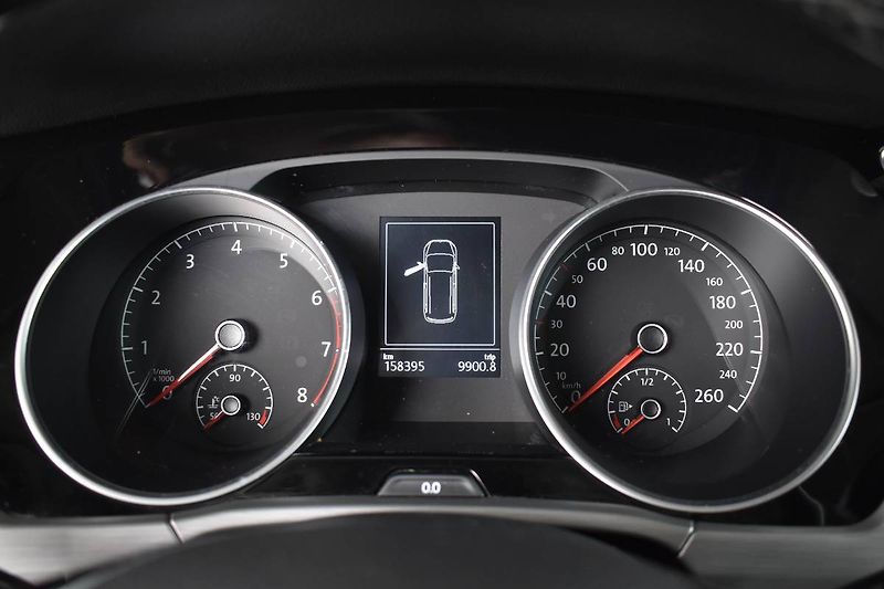Volkswagen Touran (2022) 1.5TSI 110kW DSG,7 míst - fotka 12 z 20