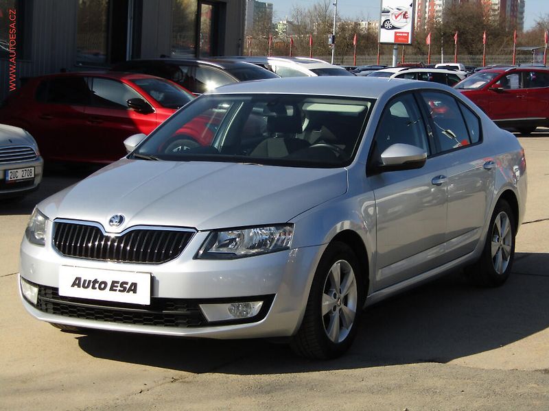 Škoda Octavia (2015) 1.6TDi, ČR, Style, DSG - fotka 3 z 18