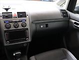 Volkswagen Touran (2009) 2.0 TDI, nová STK, Tažné - náhled 8