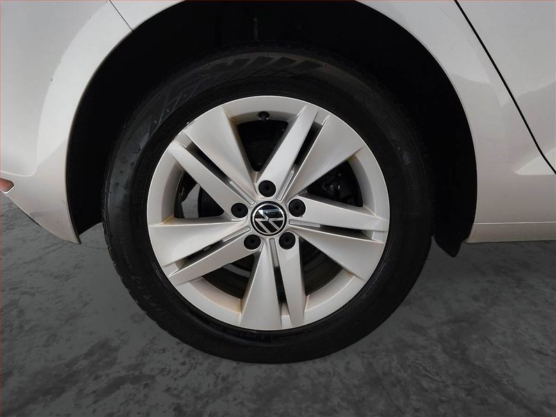 Volkswagen Golf (2016) Comfortline 1.2 TSI, Kůže - fotka 15 z 17