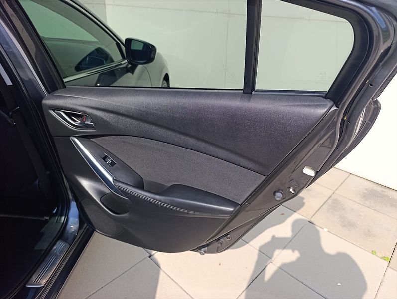 Mazda 6 2,2 D Aut.klima Navigace Tažné - fotka 23 z 41