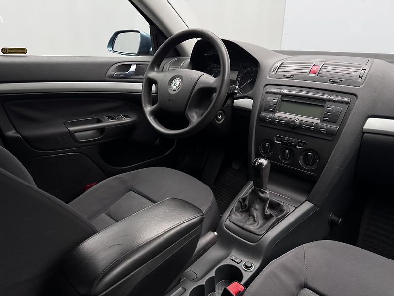 Škoda Octavia 1.9 TDI COMBI CZ 1.maj - fotka 22 z 28