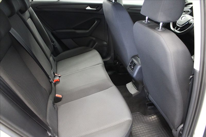 Volkswagen T-Roc 1,6 TDI 1. Majitel CZ TOP - fotka 11 z 35