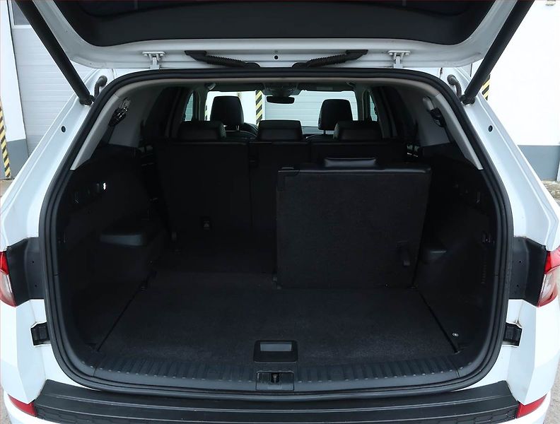 Volkswagen Multivan (2010) Comfortline 2.0 TDI 4Motion - fotka 11 z 18