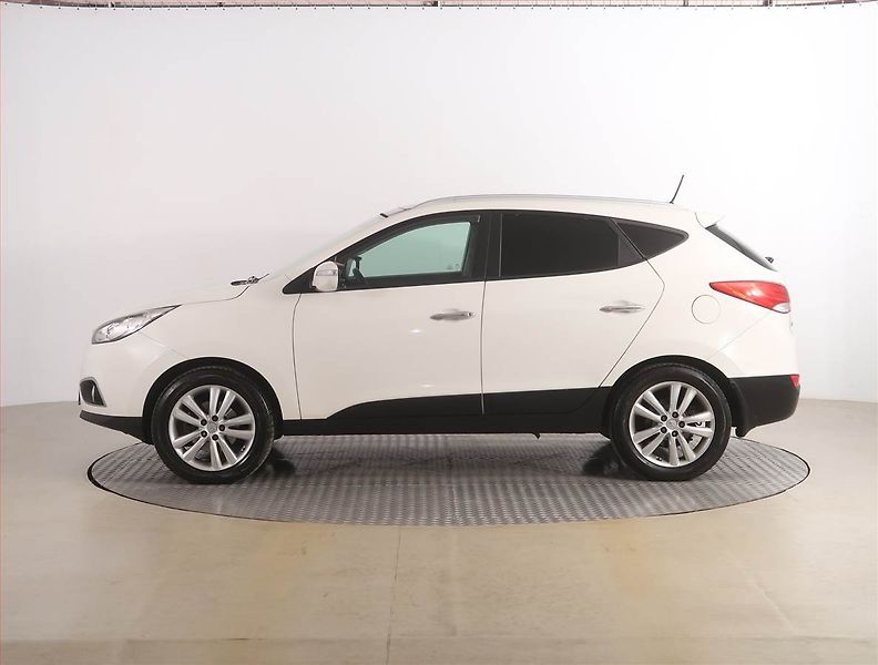 Hyundai ix35 (2013) 2.0 CRDi, 4X4, Automat - fotka 3 z 20