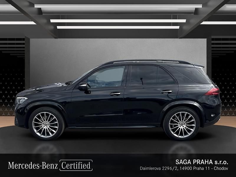 Mercedes-Benz GLE 300 d 4MATIC AMG Line Night - fotka 6 z 18