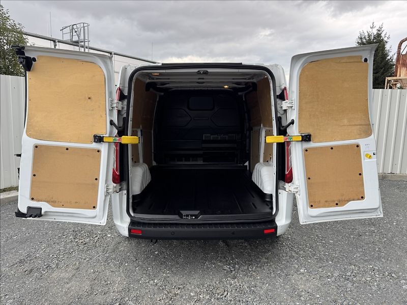 Ford Transit Custom 2,0 TDCi L1H1 DPH 1.maj ČR - fotka 13 z 50