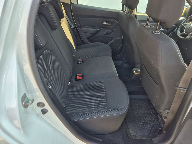 Dacia Duster (2019) 1.6 i 4x4 TOP STAV - fotka 12 z 25