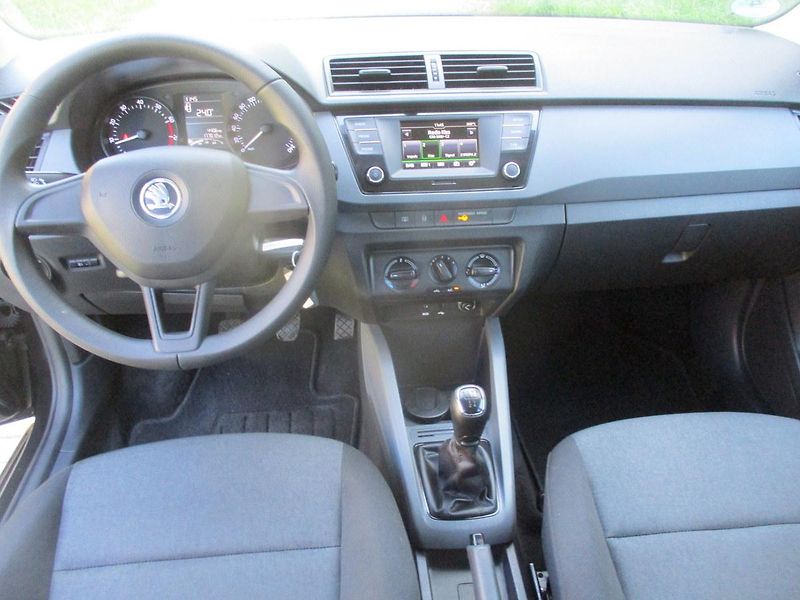 Škoda Fabia (2016) 1.2TSi ACT*BT+HF*L+Z PNEU - fotka 15 z 40
