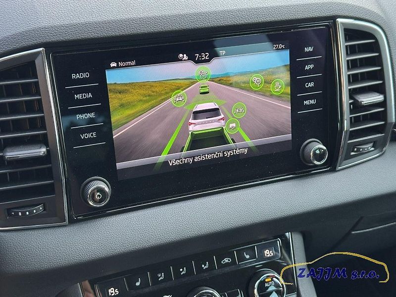 Škoda Karoq Exclusive 2.0TDI 110kw 4x4 DSG - fotka 28 z 52