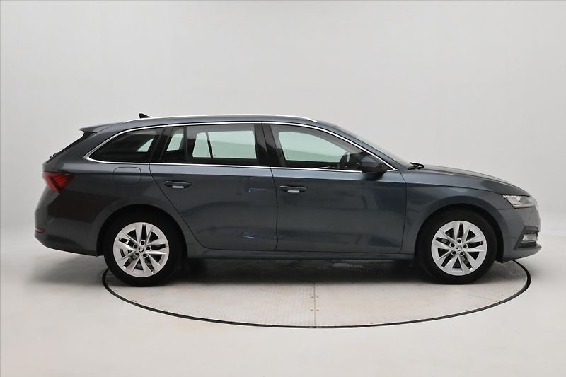 Škoda Octavia 2,0 TDI 110 KW DSG STYLE Záruk - fotka 4 z 31