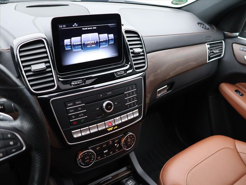 Mercedes-Benz GLS 3,0 350d 190kW AMG Sport DPH - fotka 28 z 45