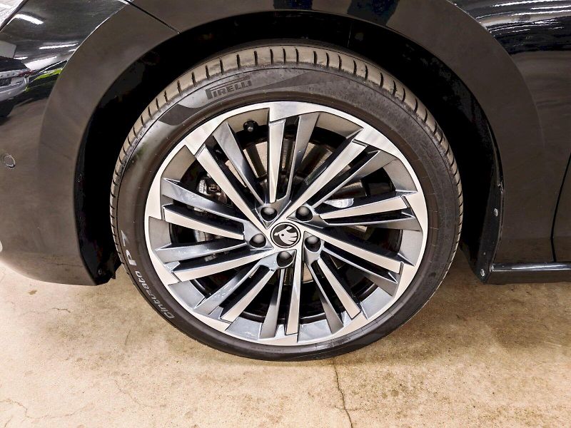 Škoda Superb (2025) 2.0 TSI 195 kW DSG 4x4 L&K - fotka 35 z 35