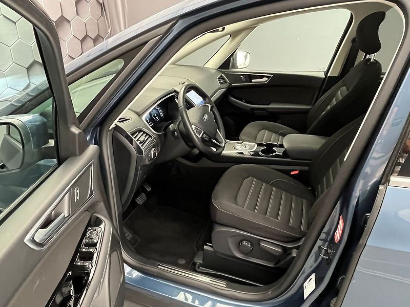 Ford Galaxy 2.5 HEV TITANIUM 7 míst - fotka 29 z 59