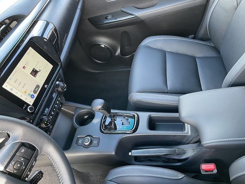Toyota Hilux 2.8D Invincible ODBĚR 3/2027 - fotka 20 z 31