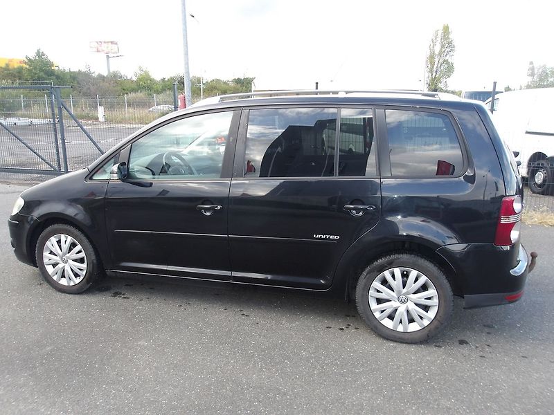 Volkswagen Touran 2,0TDi 103kW PĚKNÝ ! - fotka 6 z 26