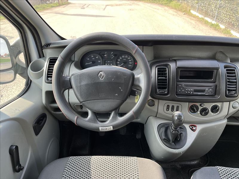 Renault Trafic 1.9 dCi 6.MÍST STK 11/2027 - fotka 13 z 26