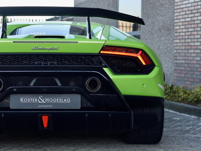 Lamborghini Huracán (2018) 5.2 V10 Performante 470KW - fotka 11 z 74
