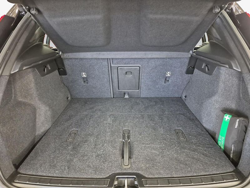 Volvo XC40 Recharge 69 kWh Ultimate - fotka 8 z 19