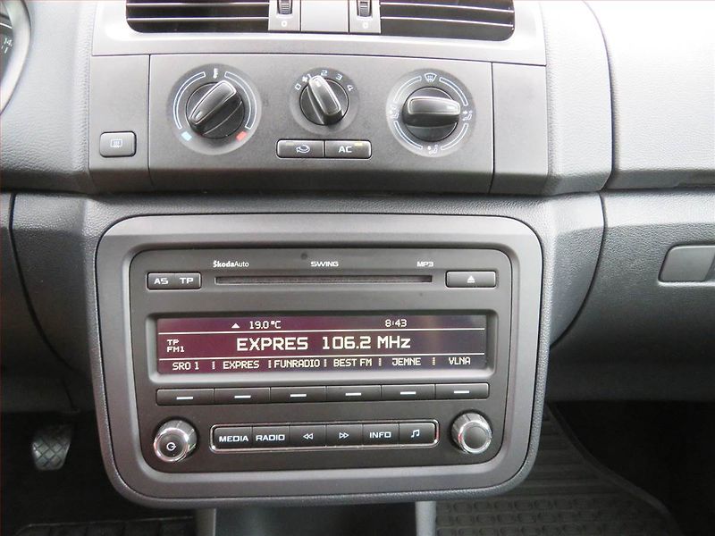 Škoda Fabia (2012) 1.2 TSI, Serv.kniha - fotka 12 z 15