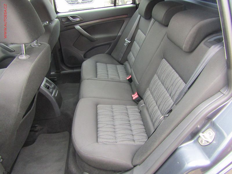 Škoda Octavia (2010) 2.0TDI, DSG - fotka 10 z 18
