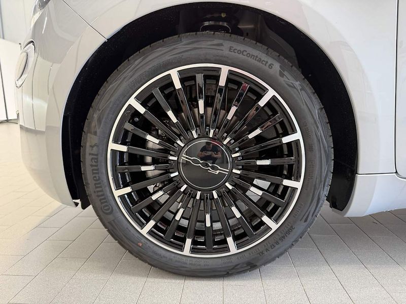 Fiat 500 (2026) La Prima Hybrid 1.0 BSG - fotka 24 z 24