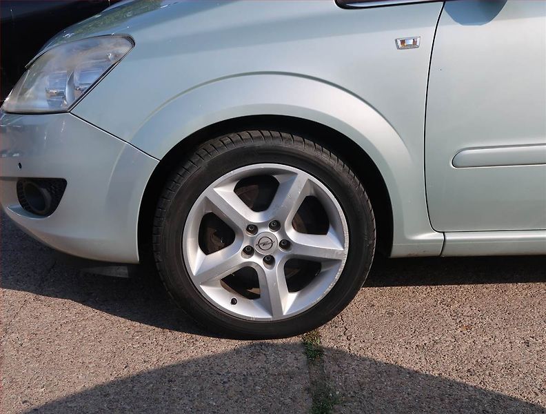 Opel Zafira (2009) 1.6 CNG Turbo, 7 míst - fotka 14 z 18