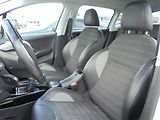Peugeot 2008 (2017) 1.2i 81kw- GT LINE-SERVISKA - náhled 11