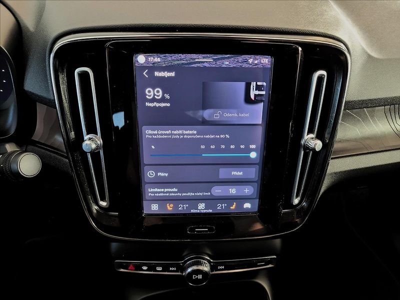 Volvo C40 0,0 Recharge Ultimate SOH 90,3 - fotka 34 z 50