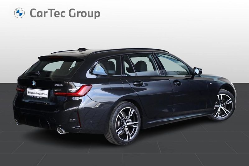 BMW Řada 3 330i xDrive Touring - fotka 2 z 21