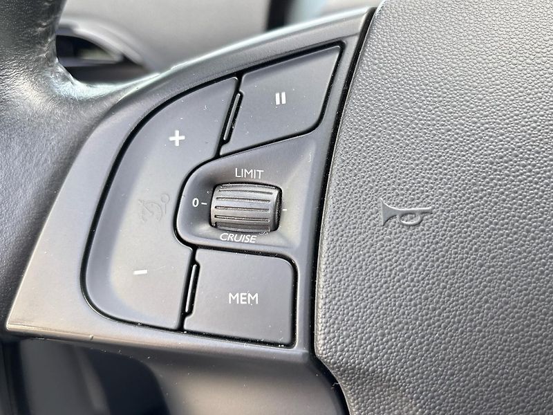 Citroën Grand C4 SpaceTourer (2019) 1.2 PureTech 130 MAN6 - fotka 31 z 40