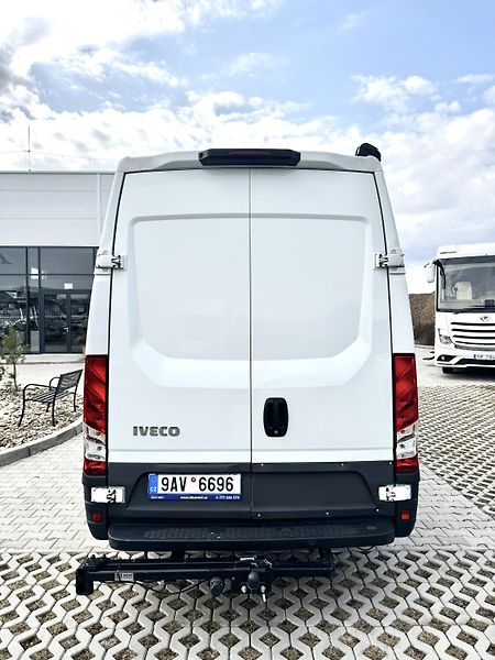Iveco (2019) prostorná vestavba pro 4, 3,5t - fotka 4 z 36