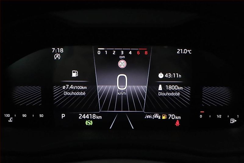Škoda Karoq (2025) 1.5 TSI, Drive, Matrix FullLed - fotka 8 z 16