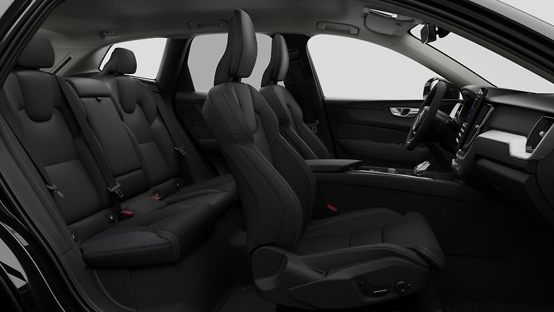 Volvo XC60 (2026) B5 AWD AUT DARK PLUS  - fotka 4 z 11