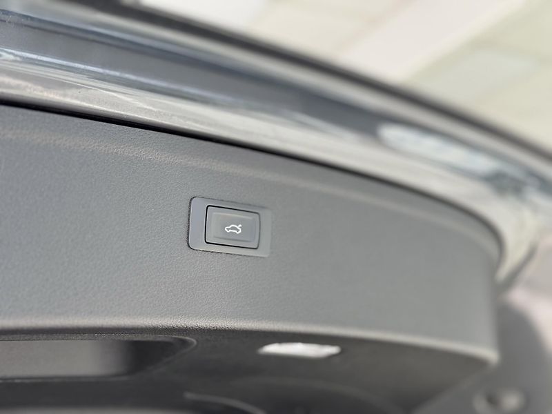 Audi Q5 45TFSI Q*Virtual*Panoram*Tažné - fotka 32 z 36