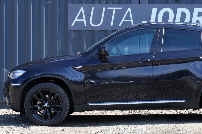 BMW X6 30d, Webasto, LED, HUD, Tažné - fotka 2 z 37