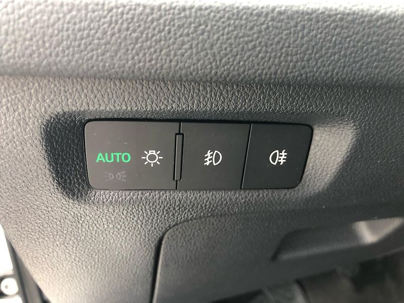 Škoda Octavia 2.0 TDI Ambition - fotka 16 z 28