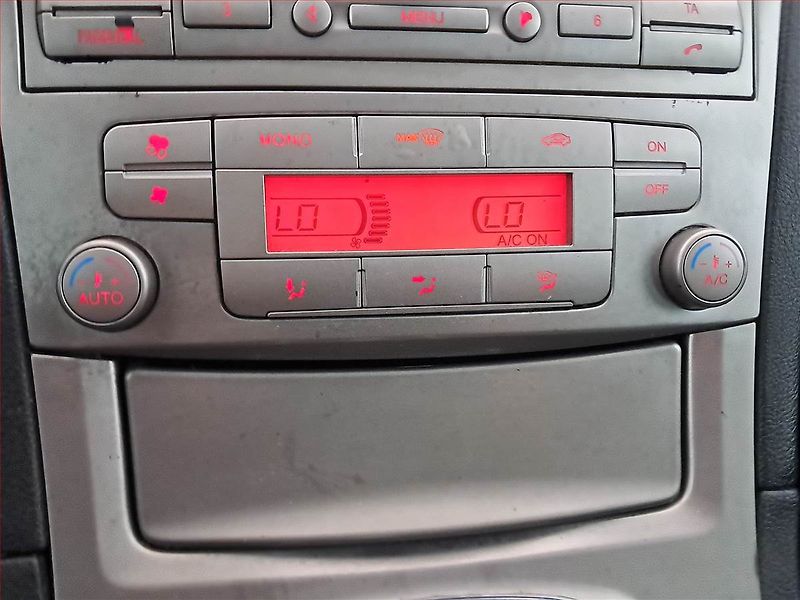 Ford S-MAX (2006) 2.0 TDCi, 7 míst, nová STK - fotka 13 z 17