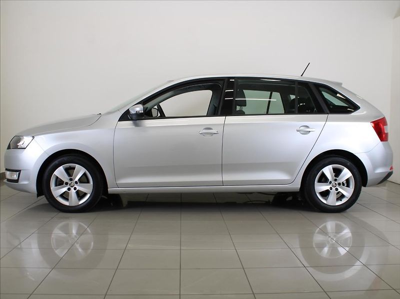 Škoda Rapid 1,2 TSI 81kW 1.maj.ČR 47tkm! - fotka 5 z 23