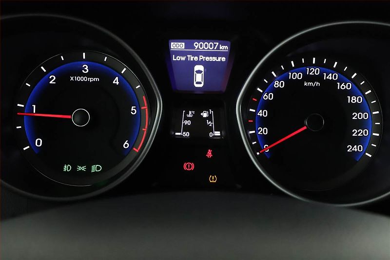 Hyundai i30 (2014) 1.6 CRDi, Tempomat - fotka 11 z 16