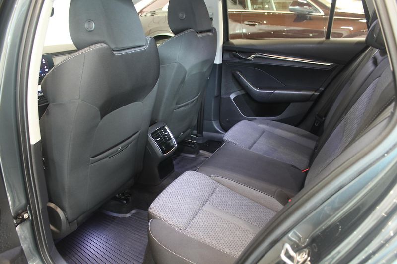 Škoda Octavia (2020) IV 2.0TDI DSG Display LED  - fotka 19 z 38