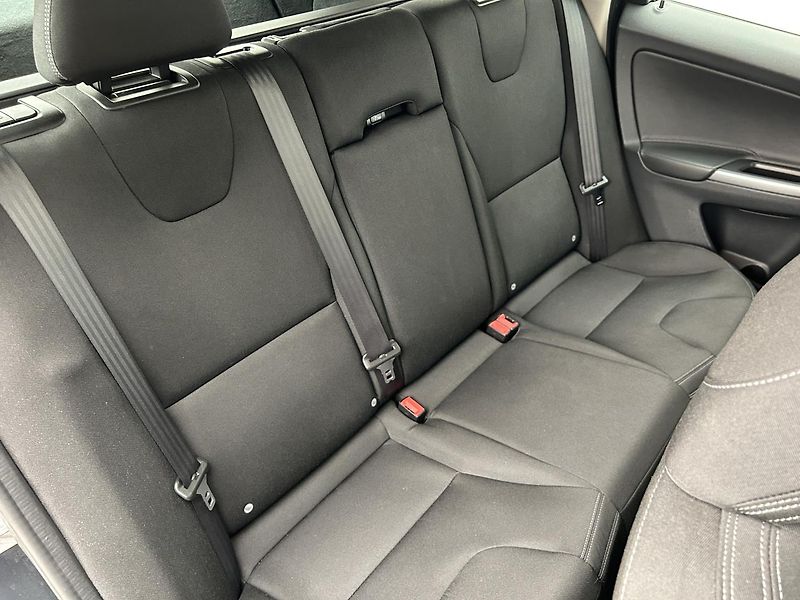 Volvo XC60 2.0 . . - fotka 12 z 25