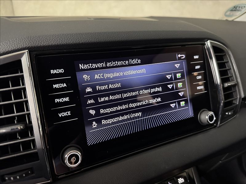 Škoda Karoq 1,5 TSi  DSG Style LED Kamera - fotka 25 z 46