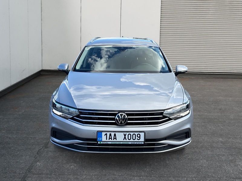 Volkswagen Passat Variant (2023) BUSINESS 1.5TSI 110kW DSG CZ  - fotka 2 z 11