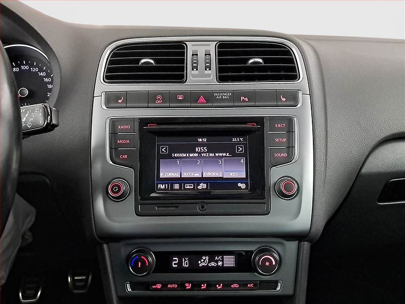 Volkswagen Polo (2017) Comfortline 1.0, Park. senzory - fotka 12 z 16