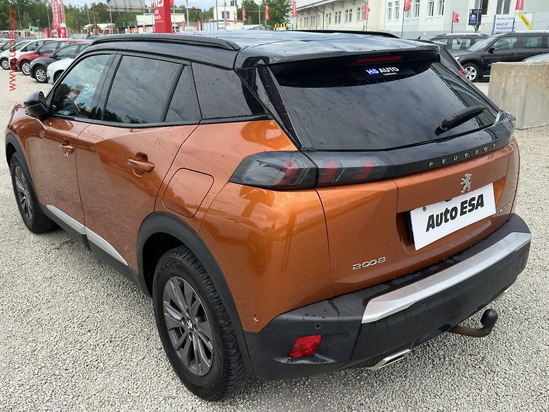 Peugeot 2008 (2021) 1.2PT, 1.maj,ČR, GT Line, LED - fotka 6 z 22