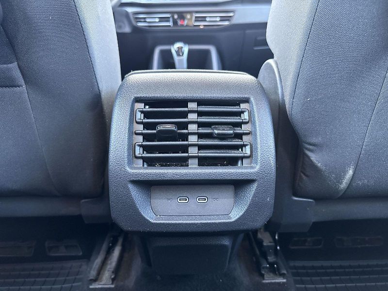 Volkswagen Caddy (2023) 2.0 TDI Life - fotka 26 z 32