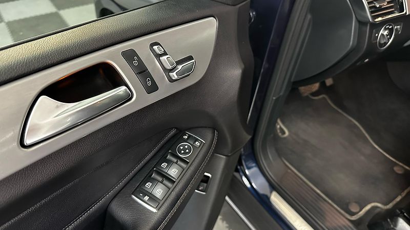 Mercedes-Benz GLE 250D / 4.MATIC / DVĚ SADY KOL - fotka 26 z 46