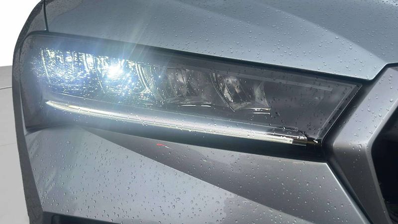 Škoda Superb Combi Selection 2,0TDI 110kW D - fotka 28 z 30