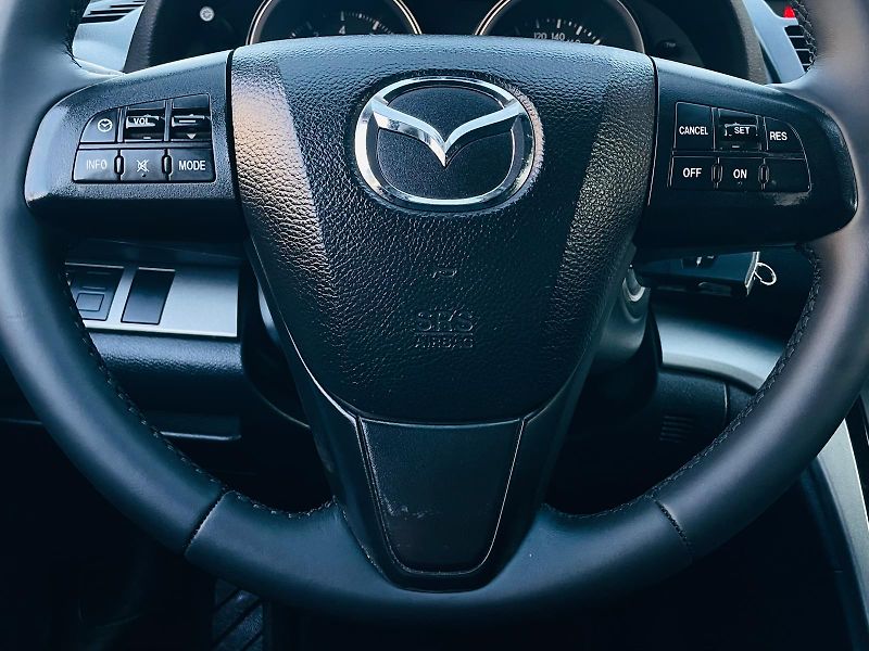 Mazda 6 2.0i MAN 1MAJITEL VÝHŘEV TAŽNÉ - fotka 32 z 41